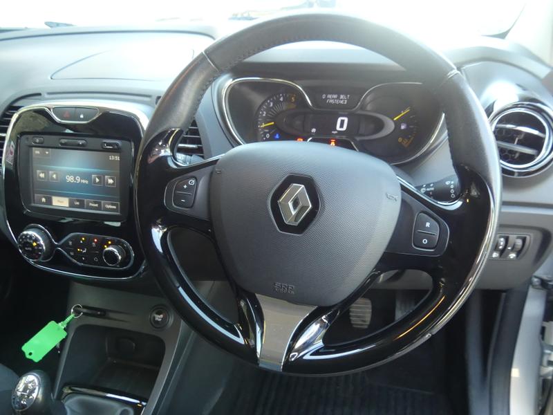 Renault Captur Photo 37c96c37-d01f-416c-93d0-f417bd2c1c14.jpg