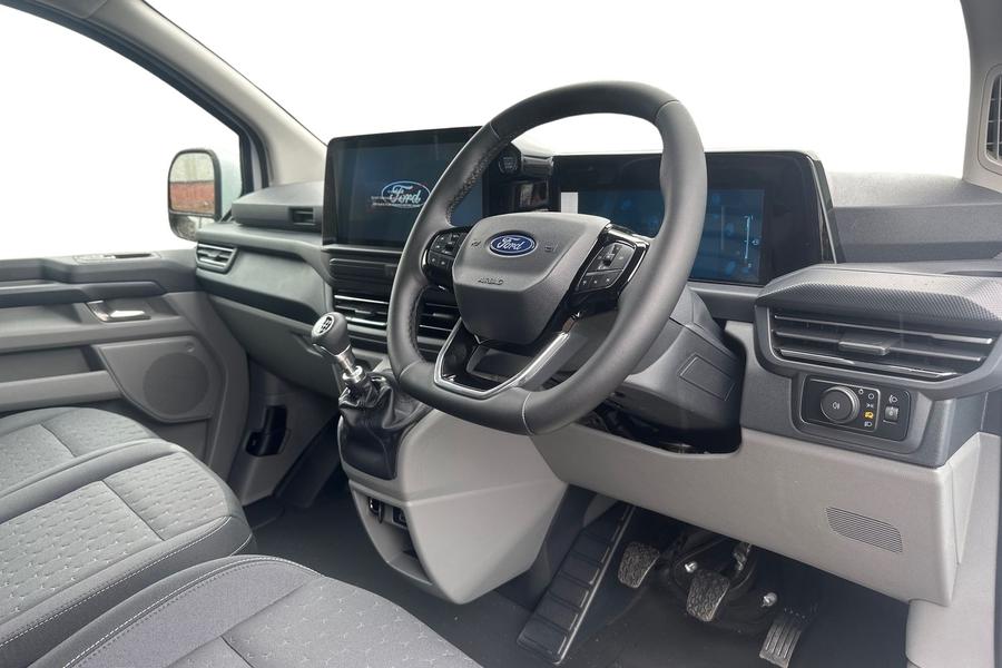 Ford TRANSIT CUSTOM Photo 37d6b109-f4f7-4608-b83e-f0b87c3bd684.jpg