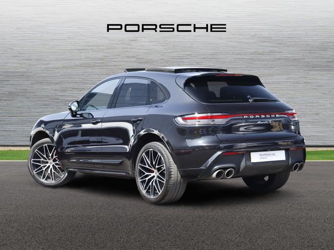 PORSCHE Macan Photo 2