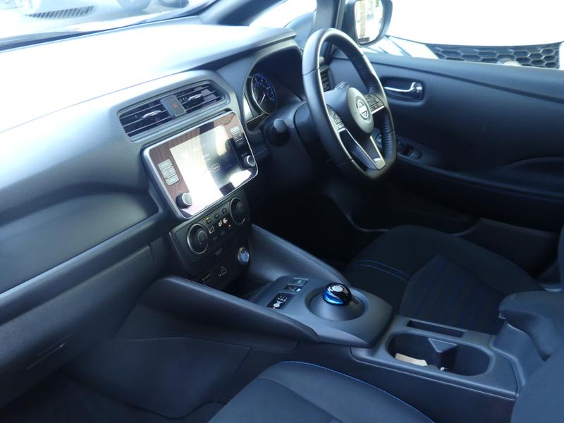 Nissan Leaf Photo 37e730f0-2ac8-4f12-9c80-98f99c2881f4.jpg