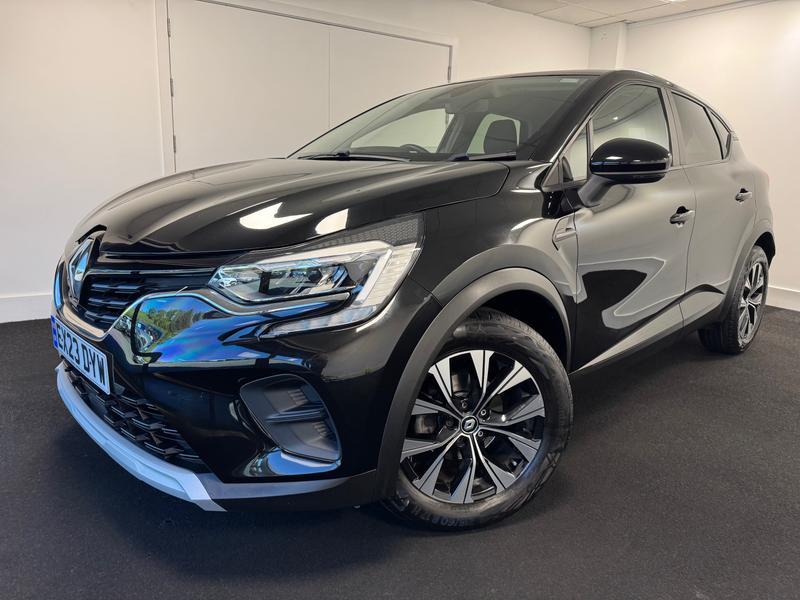 Renault Captur Photo 37f3167c-4c59-46e8-8e40-60f01daef628.jpg
