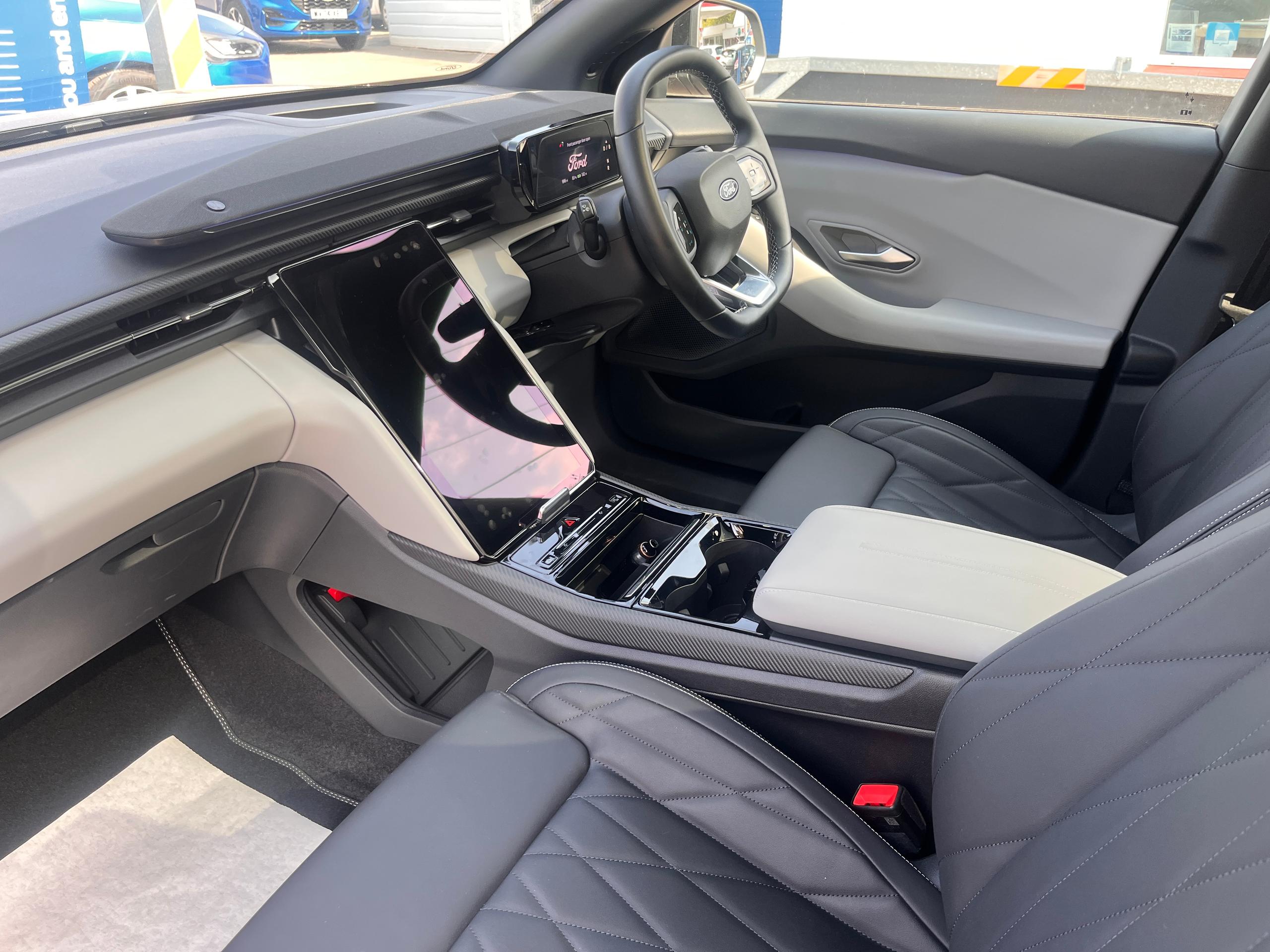 Used Ford Explorer CV75WDC 24
