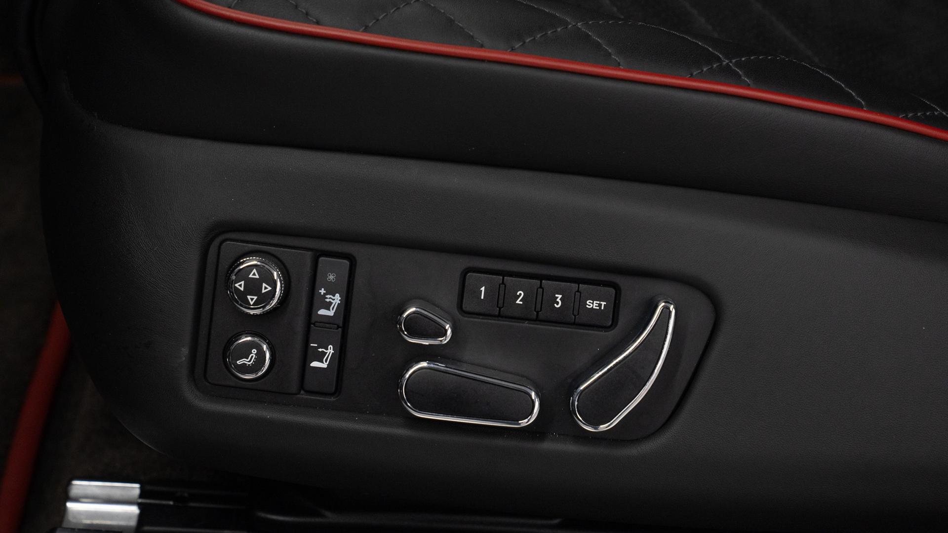Bentley Continental Photo 38056c41-90e0-4364-b803-988f8bcea760.jpg
