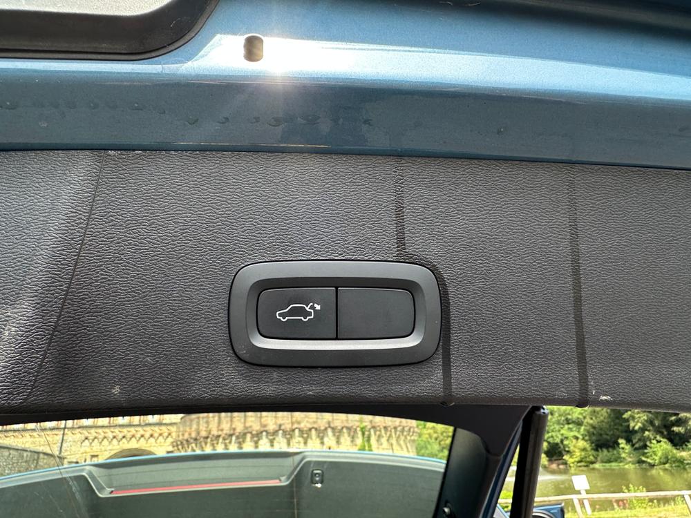 Used Volvo XC40 WG73OGE 18
