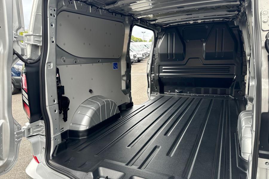 Ford TRANSIT CUSTOM Photo 38144f84-3031-4839-998c-9912b056dc48.jpg