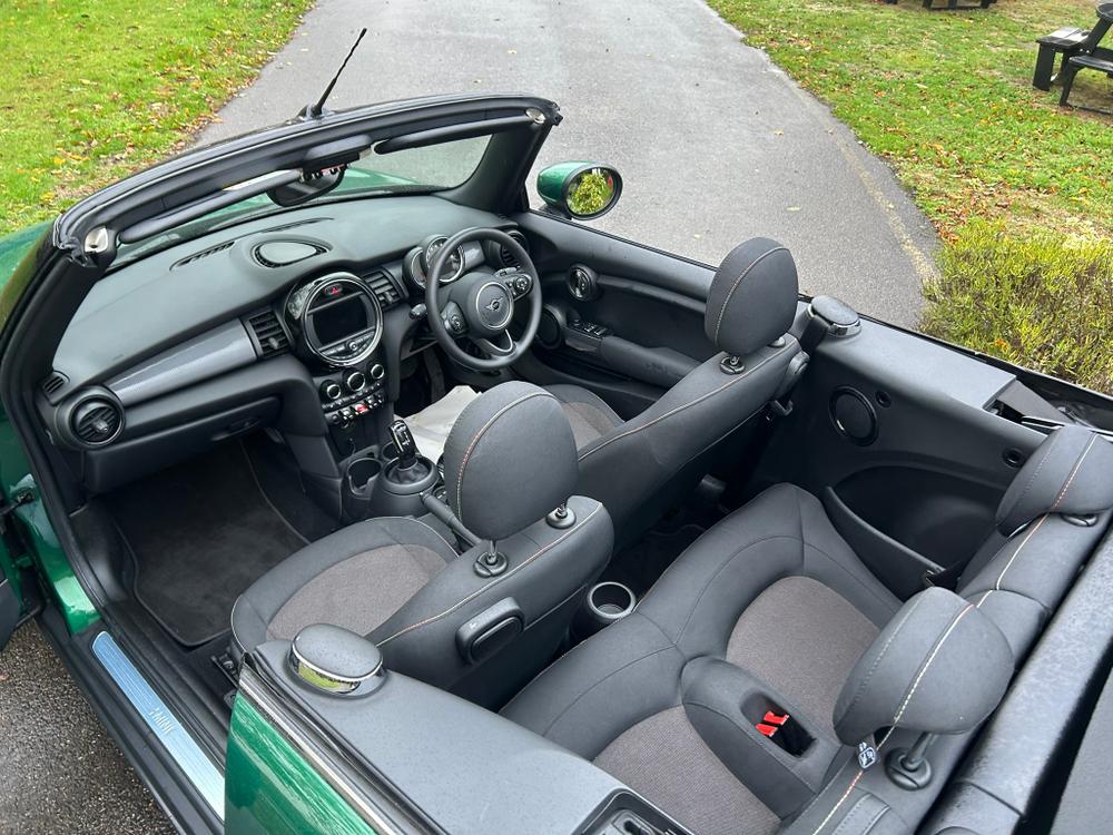 Used MINI Convertible GJ21ULV 30