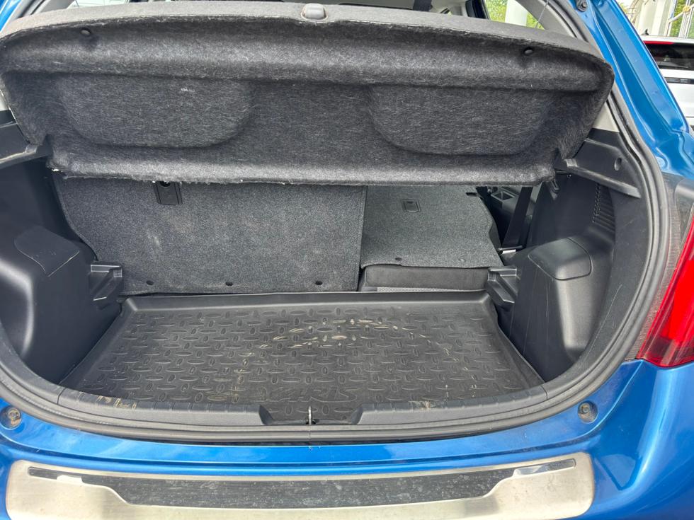 Toyota Yaris Photo 382fcb6d-1bc5-44d9-9261-68619f06c067.JPEG