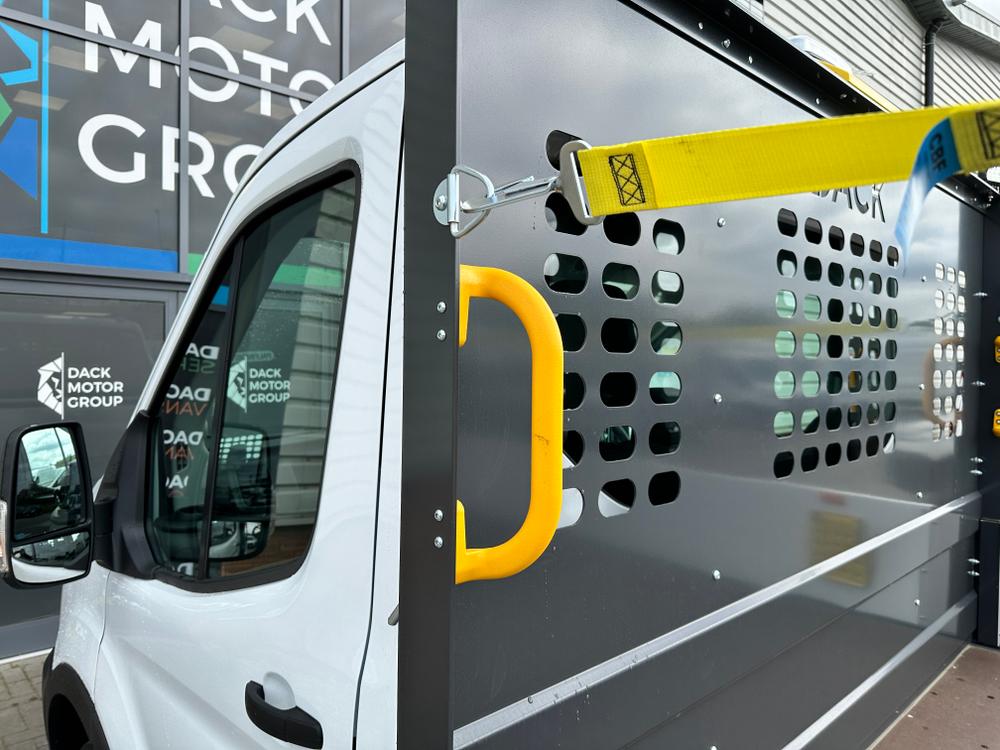 Ford Transit Photo 3837381a-9af7-4094-80b8-45109615ba19.jpg
