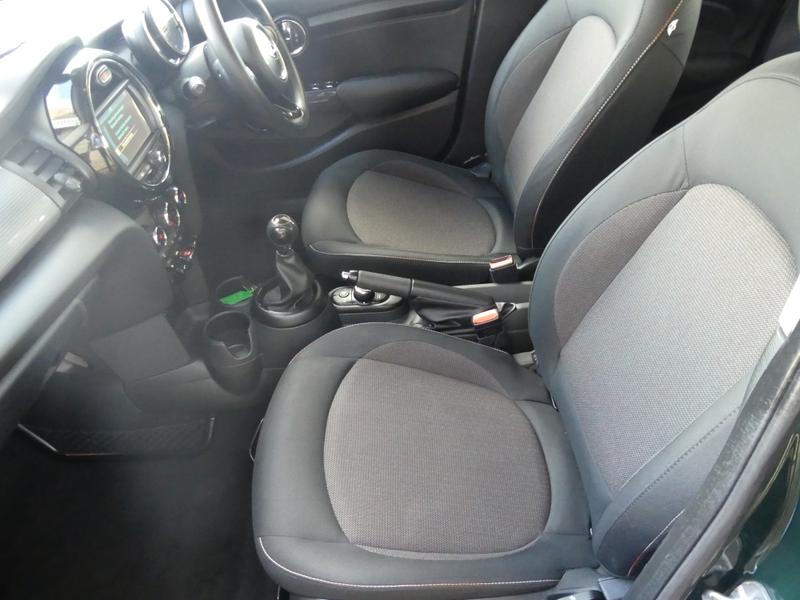MINI Hatch Photo 38375ab4-51b4-46c0-af72-c8be46fdf552.jpg