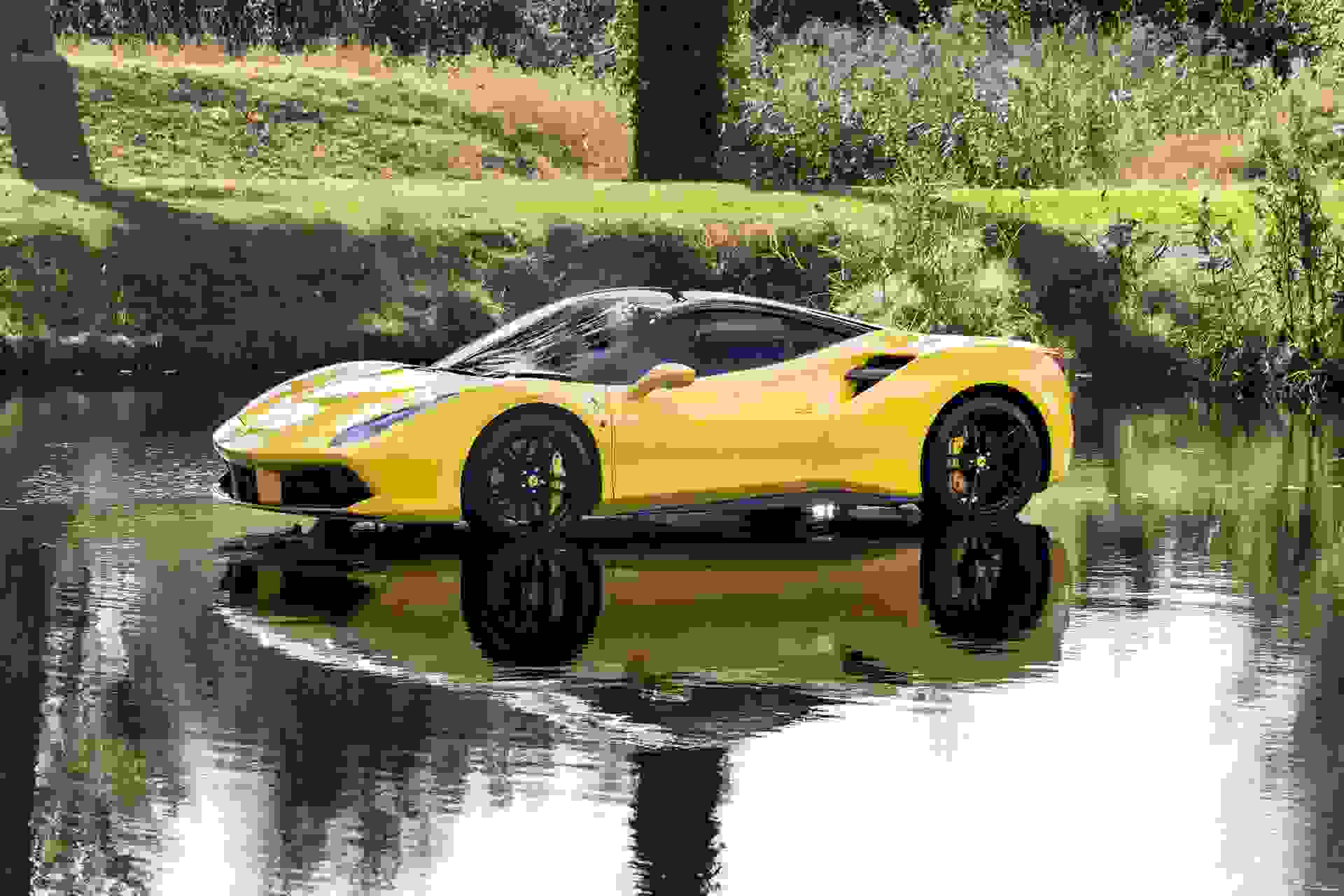 Ferrari 488 Photo 383f223a-b007-4c19-b603-8baa3dba21c4.jpg
