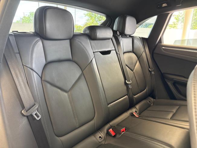 PORSCHE Macan Photo 28