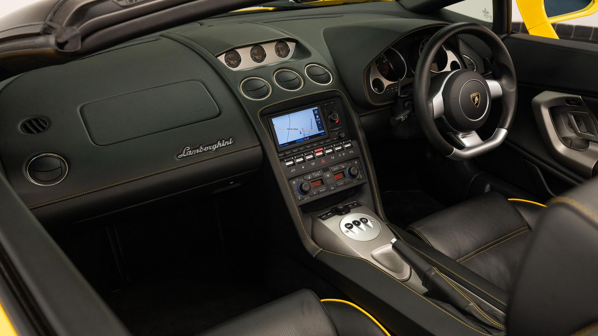 LAMBORGHINI Gallardo Photo 386fe59a-9ce8-42cf-a4e2-f6c42b2baf9f.jpg
