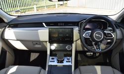 Jaguar F-PACE Photo 10