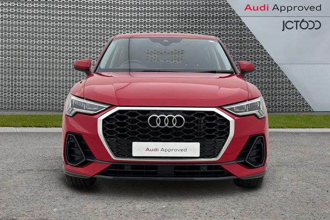 AUDI Q3 Photo 8