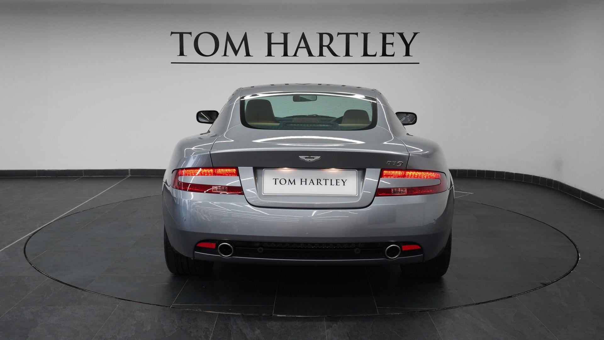 Aston Martin DB9 Photo 389558f3-e59d-438f-8871-3dba5b61c83f.jpg