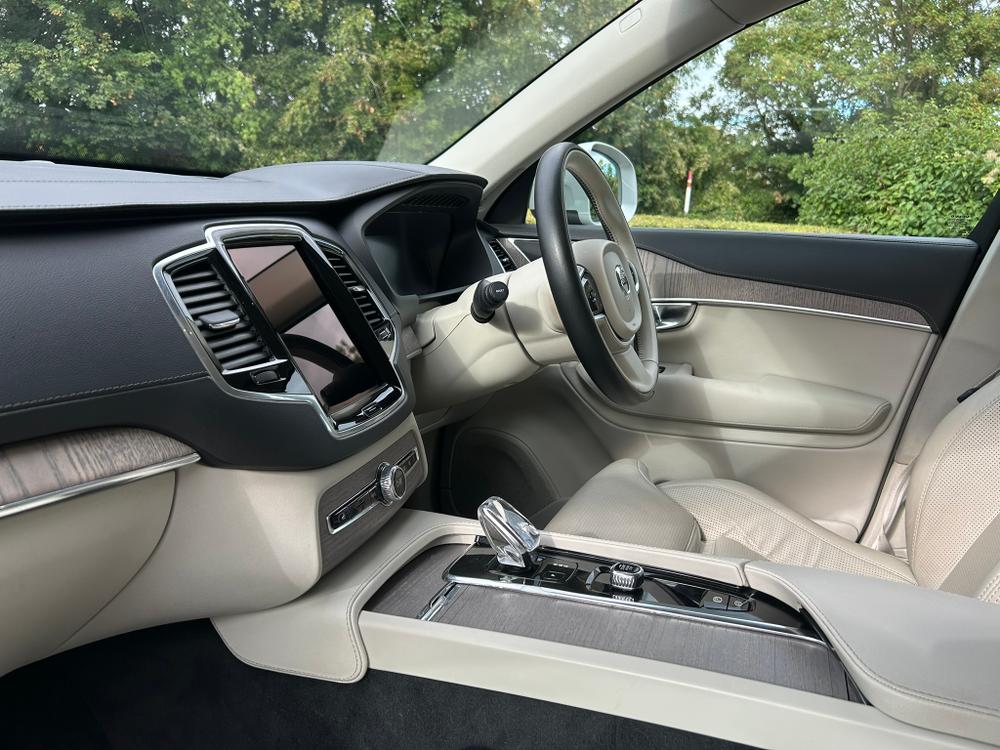 Used Volvo XC90 SD22URT 23
