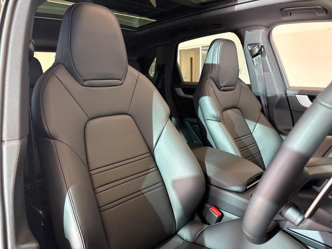 Porsche Cayenne Photo 14