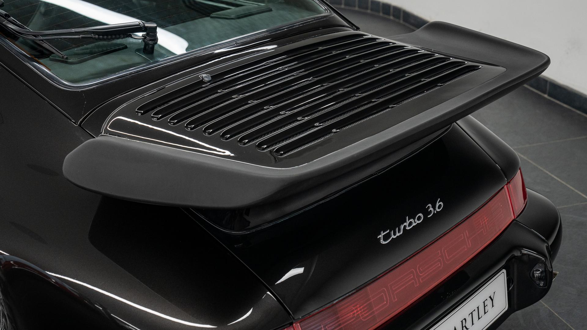 Porsche 911 Photo 38c54d66-b688-4f99-a301-ddd4fbafb77d.jpg