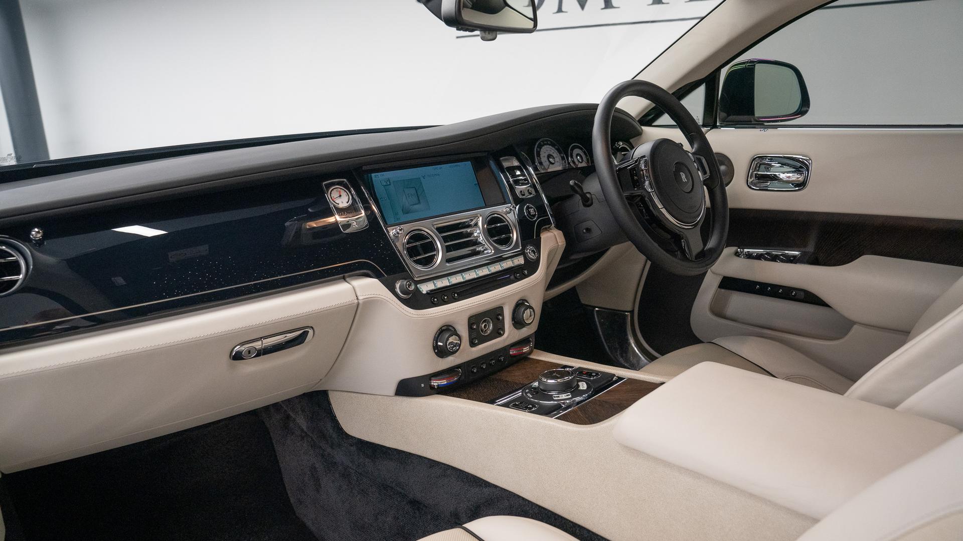 Rolls-Royce Wraith Photo 38cb0603-39d5-465a-a409-3e4dd921b52d.jpg