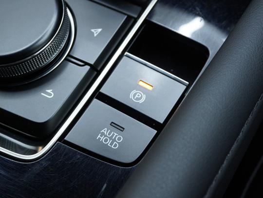 Mazda 3 Photo 38d56253-fe36-4a90-8a82-e4bc562bb1b6.jpg
