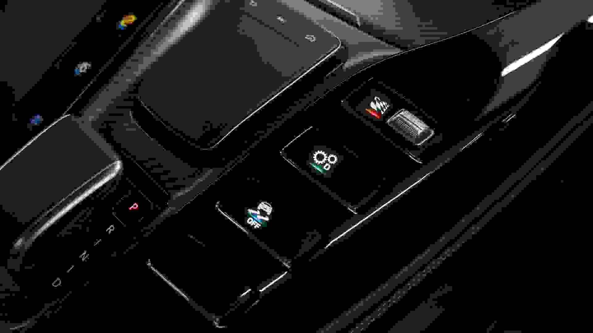 Mercedes-Benz AMG GT-R Photo 38d8fcac-e7d0-4292-88f1-eb333d75968c.jpg