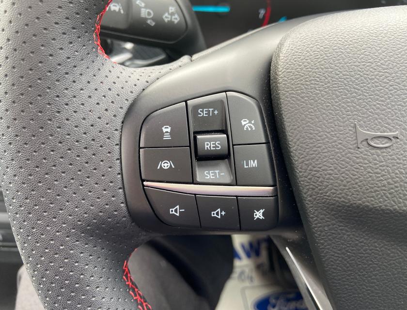 Ford Focus Photo 38d9fc84-1321-4444-9e4e-79f97387c777.jpg