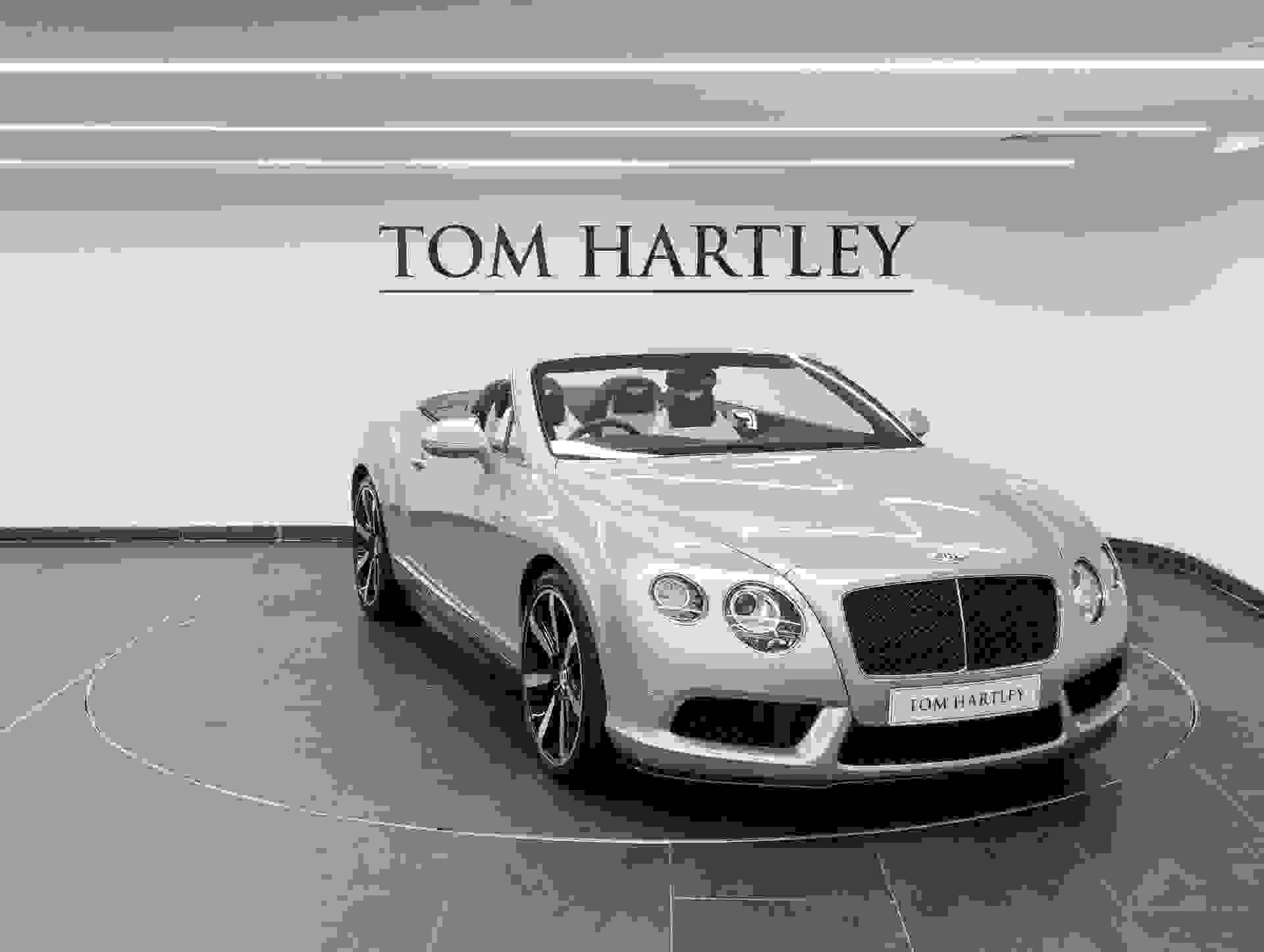 Bentley CONTINENTAL Photo 38ee10f0-32c6-4790-8b17-de48a88d042a.jpg