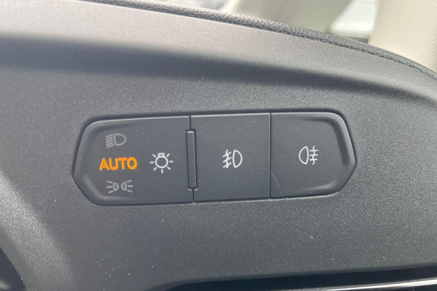 Ford TRANSIT CONNECT Photo 38f89f26-e485-4c4d-a57b-46ce2b506db4.jpg