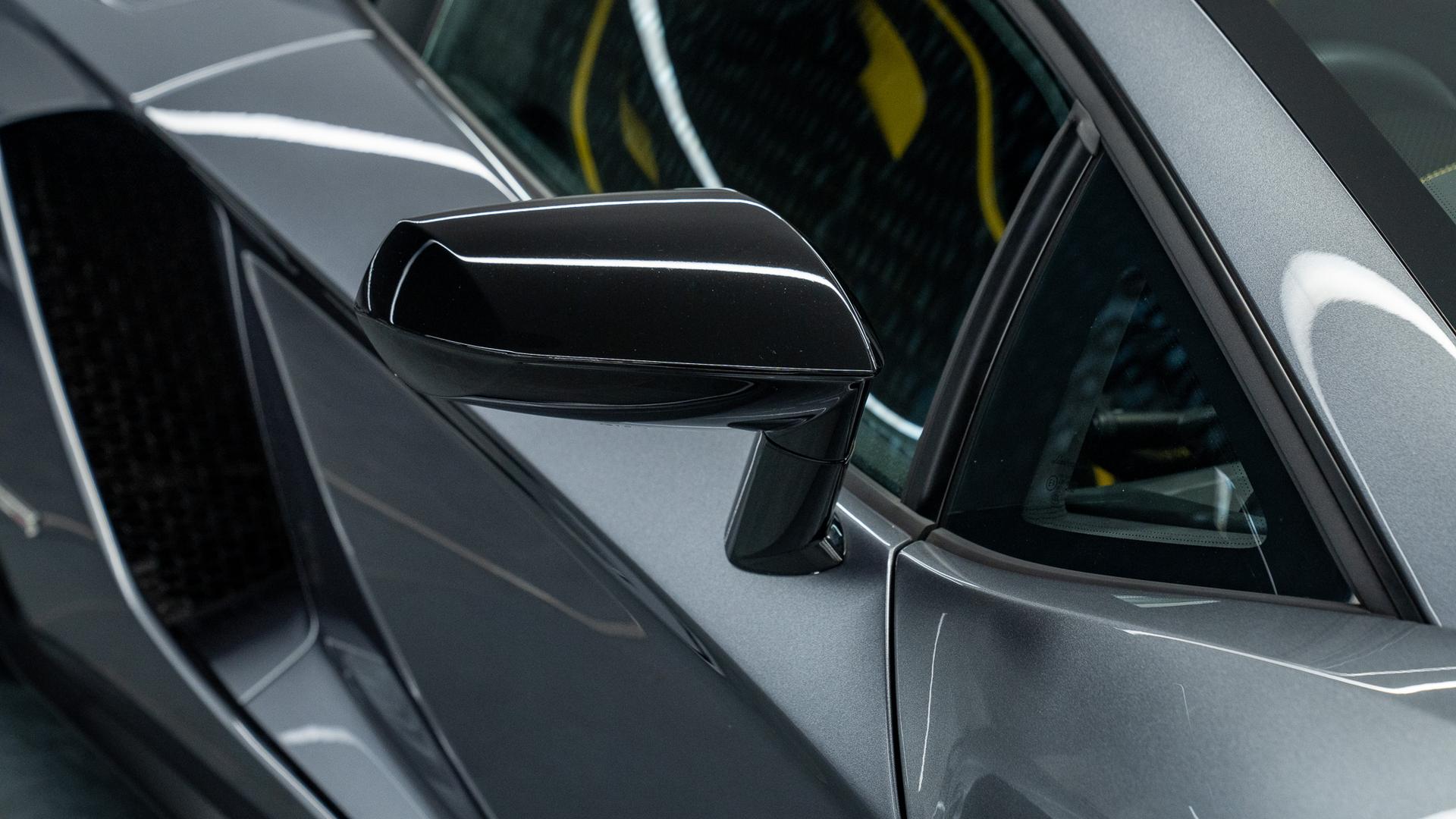 LAMBORGHINI Aventador Photo 39168295-7664-4880-b46d-9b8b33f8f723.jpg