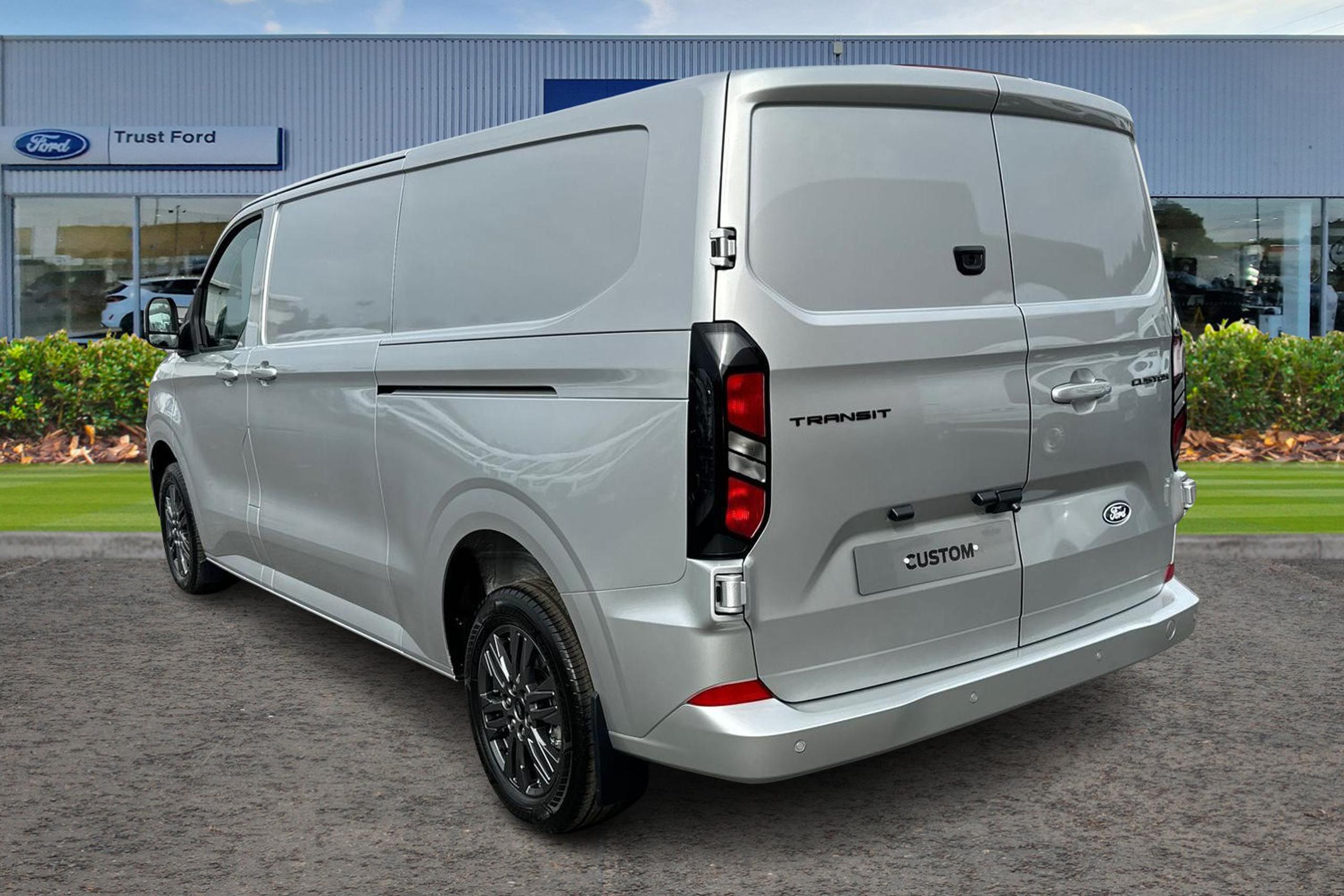 Ford TRANSIT CUSTOM Photo 1
