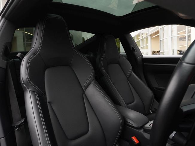 PORSCHE 911 Photo 19