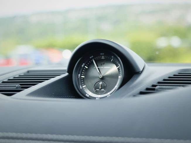 PORSCHE Panamera Photo 32