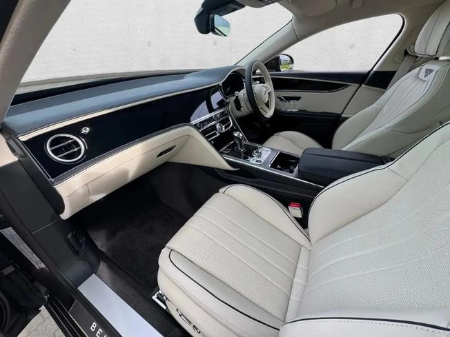 BENTLEY Flying Spur Photo 2