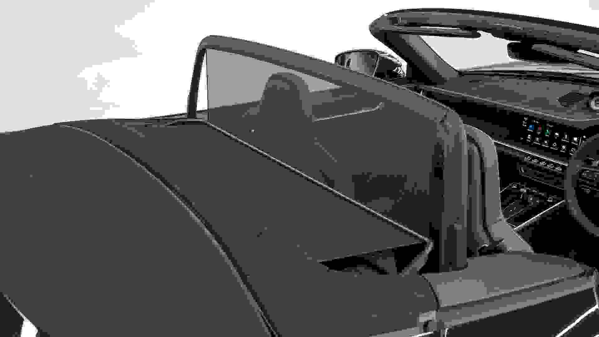 Porsche 911 Photo 39375005-5f44-4d76-b7e8-427233ffd39c.jpg