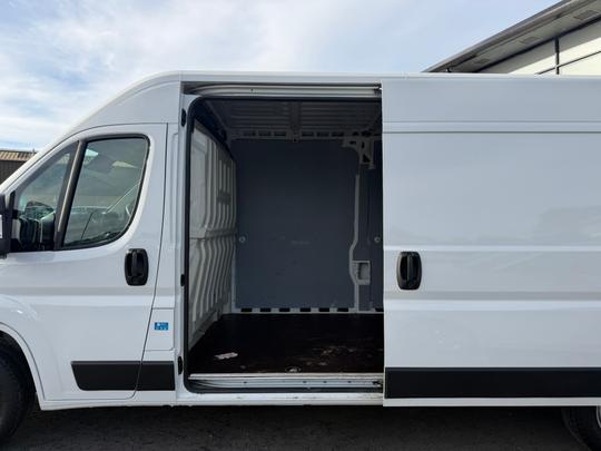 Toyota PROACE MAX Photo 393a3c8a-701e-4261-841a-c14e04f45e0d.jpg