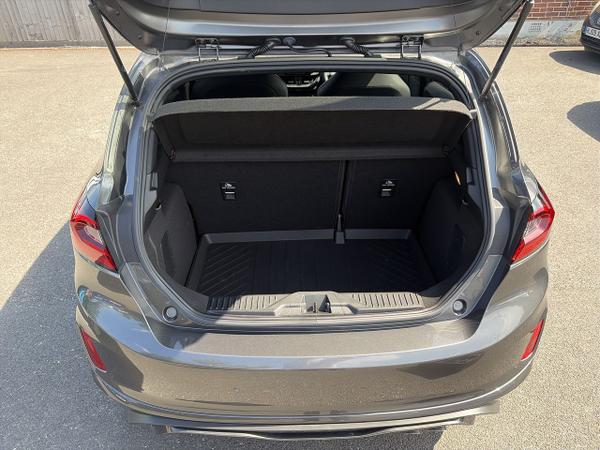 Ford FIESTA Photo 15