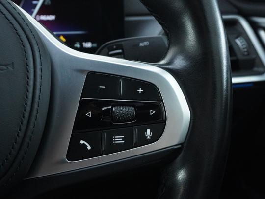 BMW i4 Photo 3957b36d-5d24-4319-8b54-2ee1f93e9a41.jpg