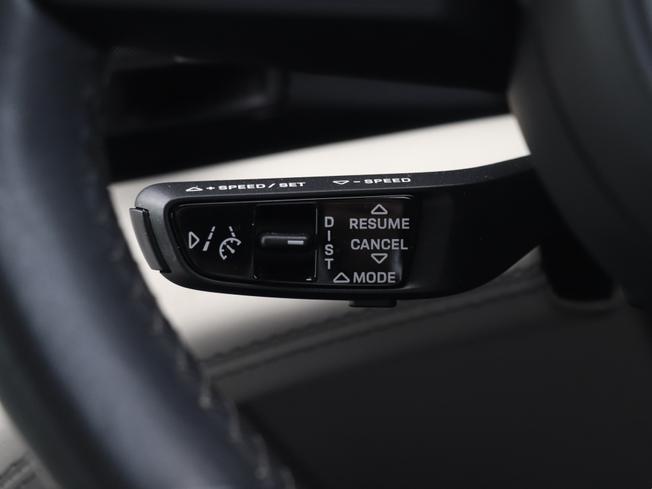 Porsche TAYCAN Photo 20