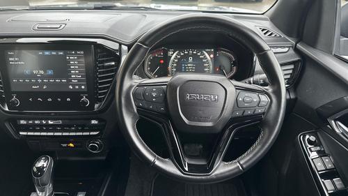 Isuzu D-Max Photo 398cadea-d1f6-4c36-9c58-7d75e07628f2.jpg