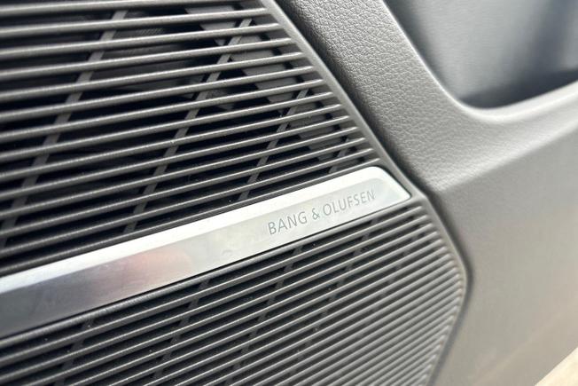 Audi SQ8 Photo 30