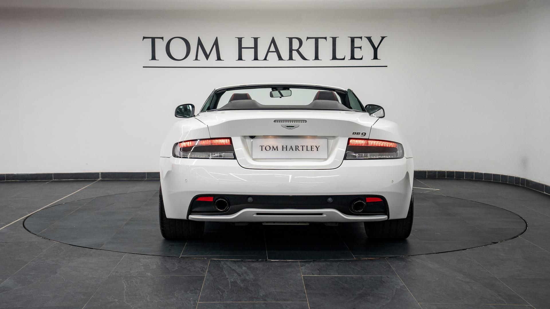 Aston Martin DB9 Photo 3998b6e1-7a69-401c-8622-dae885a3a5ae.jpg