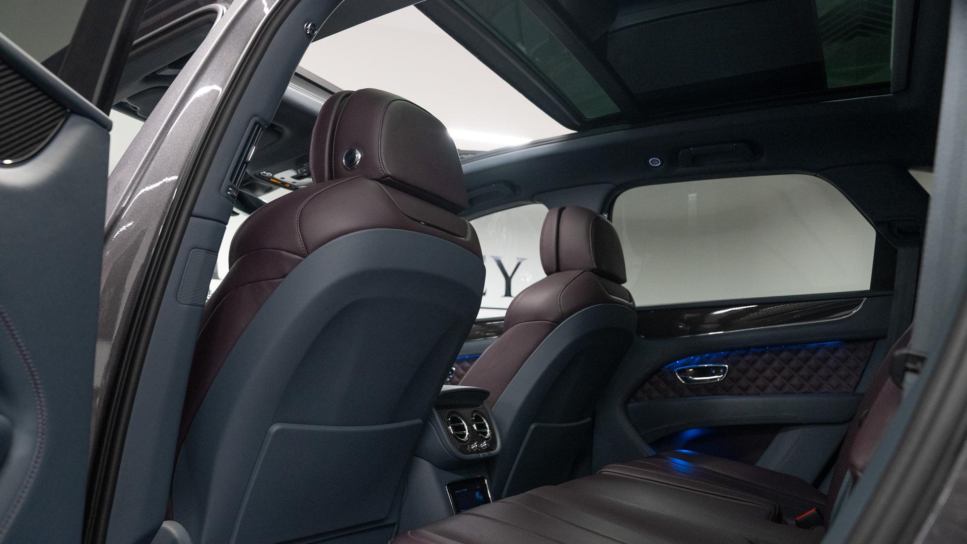 Bentley Bentayga Photo 39b01e63-be43-402e-9b80-e92bc33f65b2.jpg