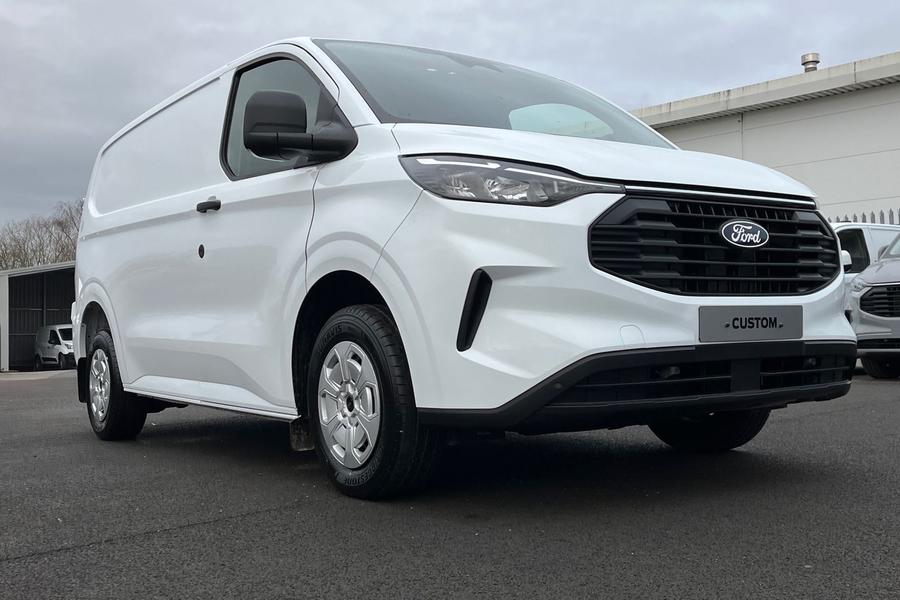 Ford TRANSIT CUSTOM Photo 39ba381c-1f2c-4bb2-8b86-cc103c8d8684.jpg