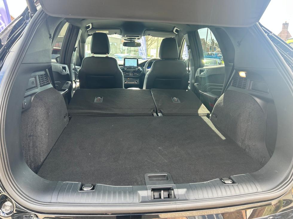 Ford Kuga Photo 39c1da3f-498d-4e40-ab84-9cf6c566b295.jpeg