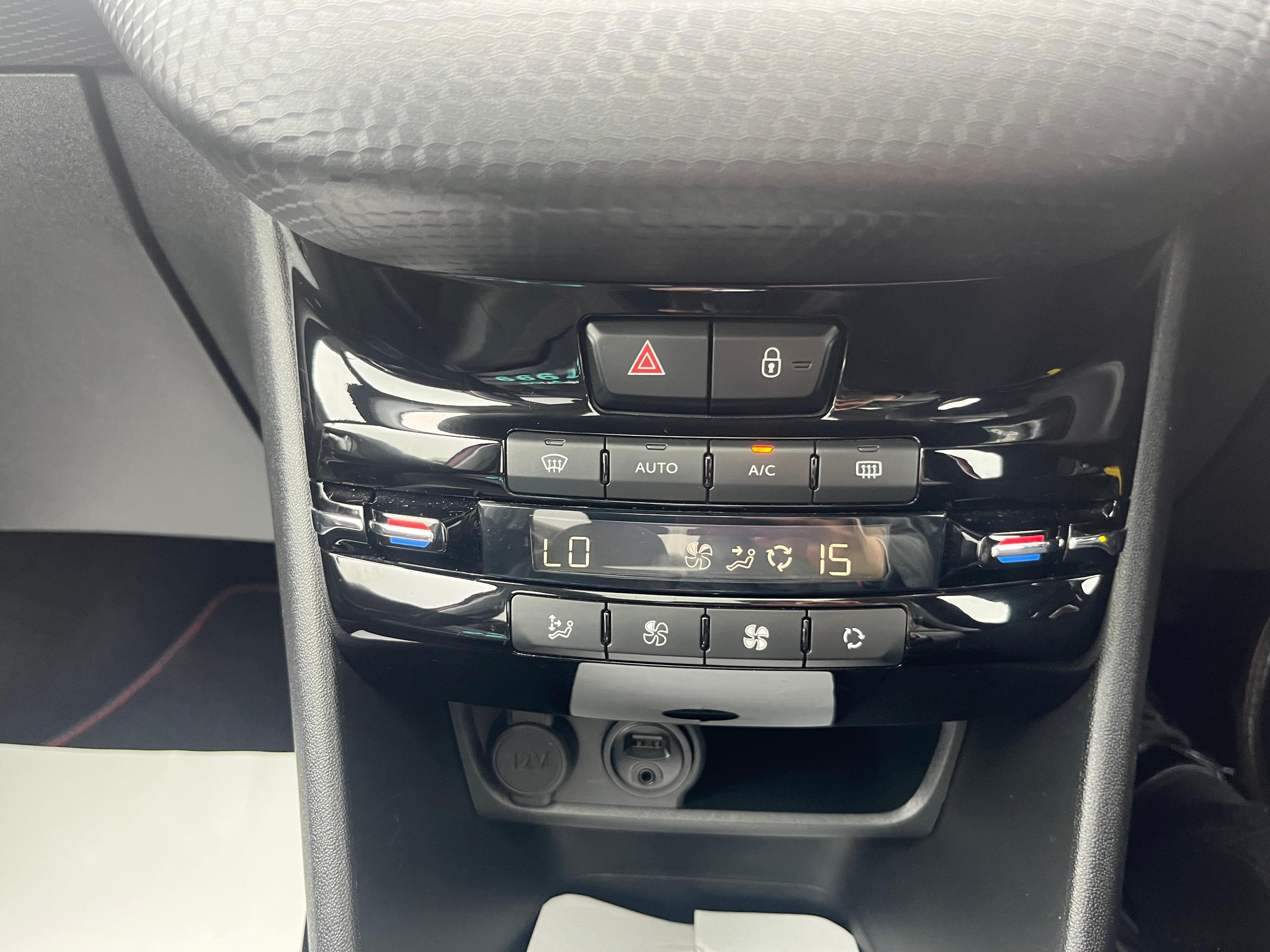 Peugeot 2008 Photo 26