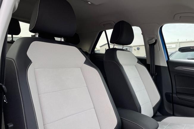 VOLKSWAGEN T-Roc Photo 26