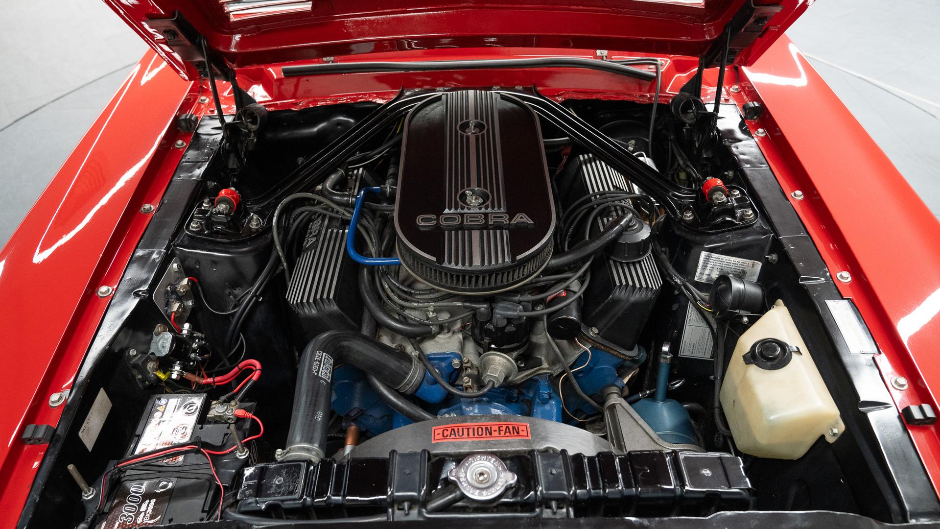 Ford Mustang Photo 3a041940-6a29-4542-bd79-7b700eb0d1e5.jpg