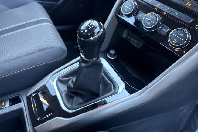 Volkswagen T-Roc Photo 30