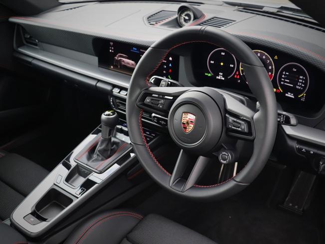 PORSCHE 911 Photo 24