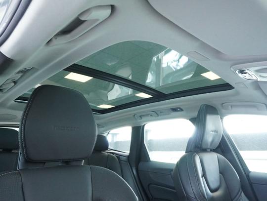 Volvo XC60 Photo 3a266990-1c7b-4008-bd02-998ad07fe67d.jpg